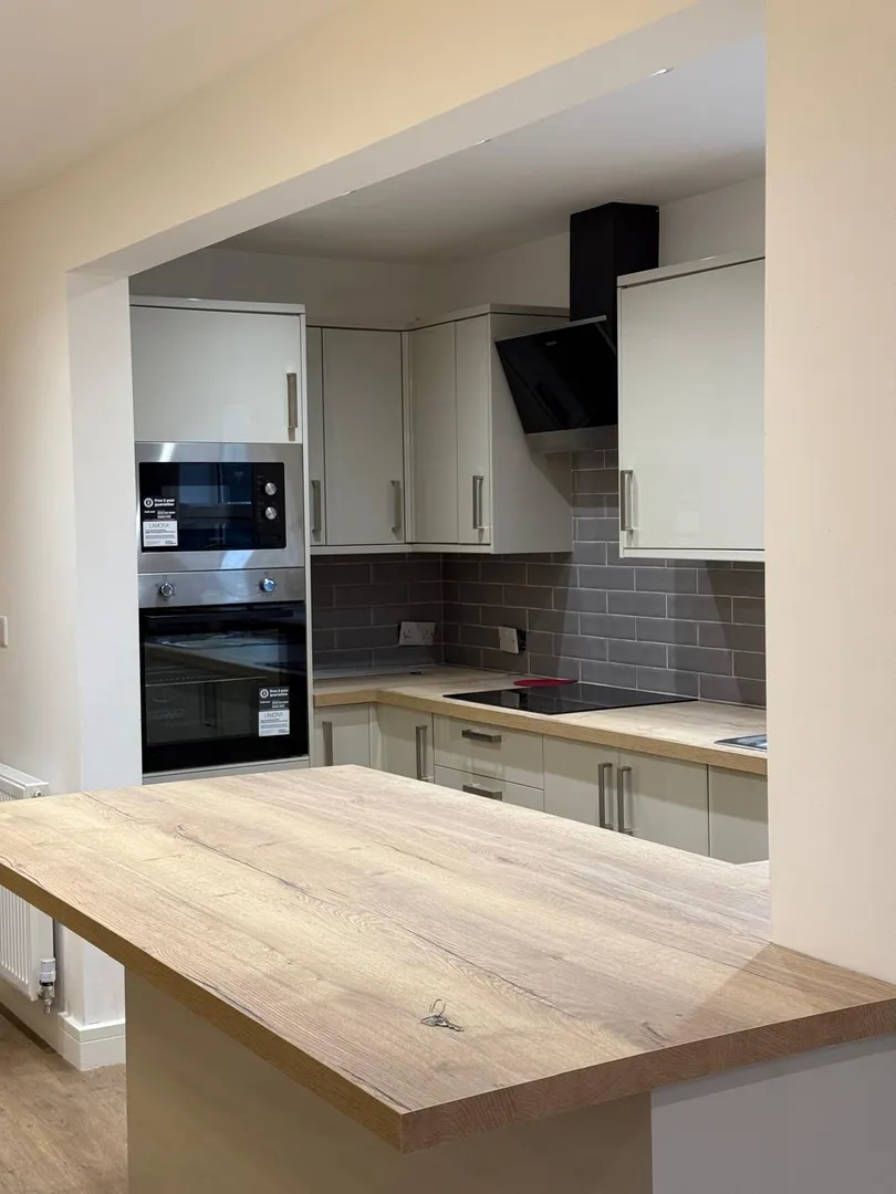 Henry Road, Beeston Luxury House 4 bed, 4 bath, NG9 2BE - Image 1